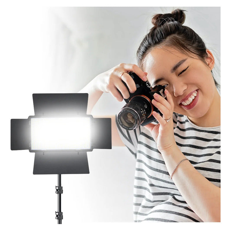 Luz Relleno Con Trípode Kit Profesional Reflector Pro 600led Negro Blanco Frío